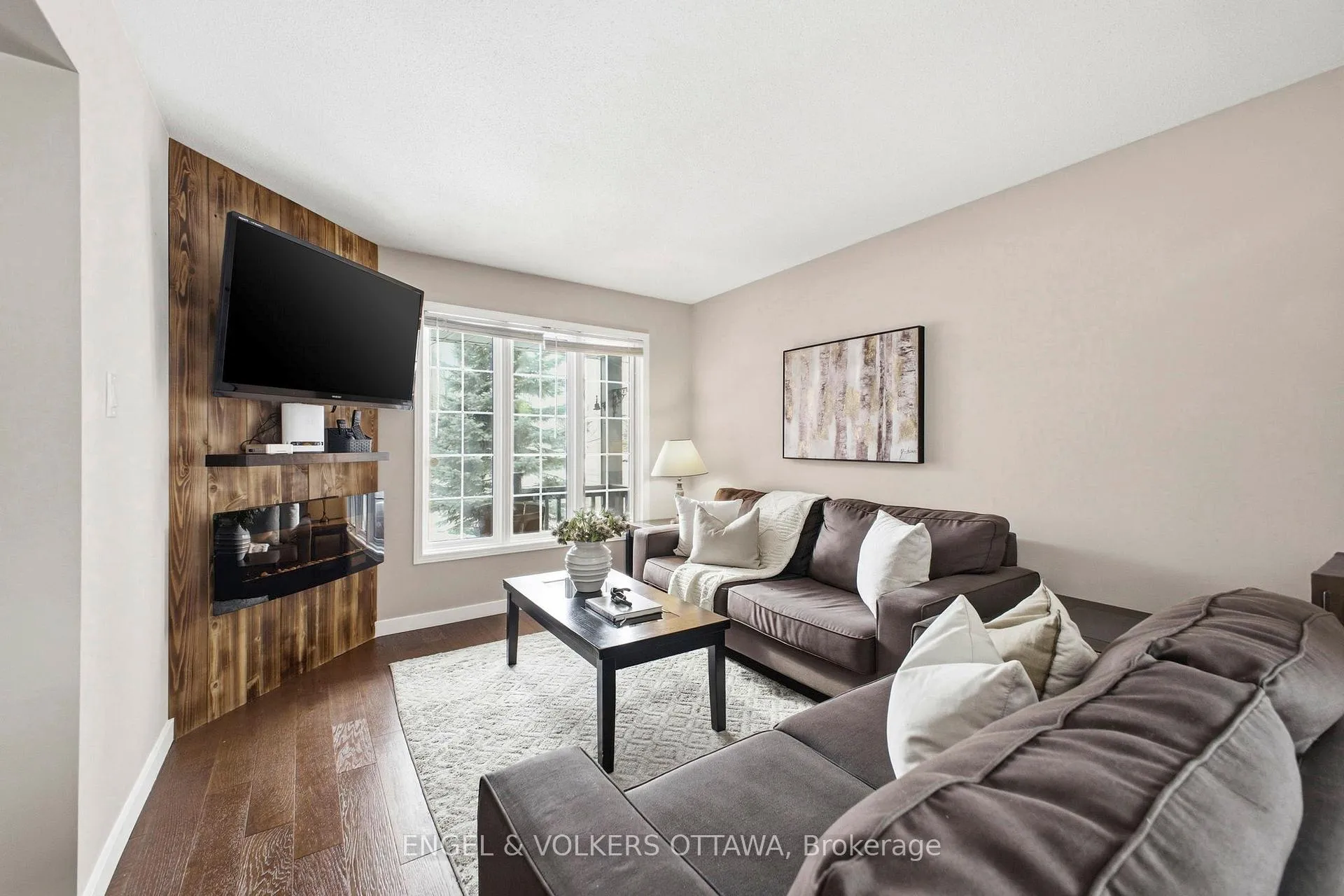Photo 7 of 14 Gamma Court, Ottawa, Barrhaven - Heritage Park — HOMEH
