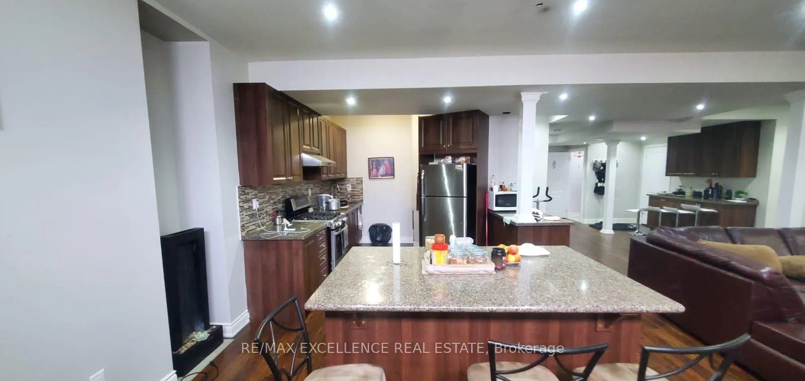 Photo 4 of 28 Midsummer Drive, Brampton, Bram East — HOMEH