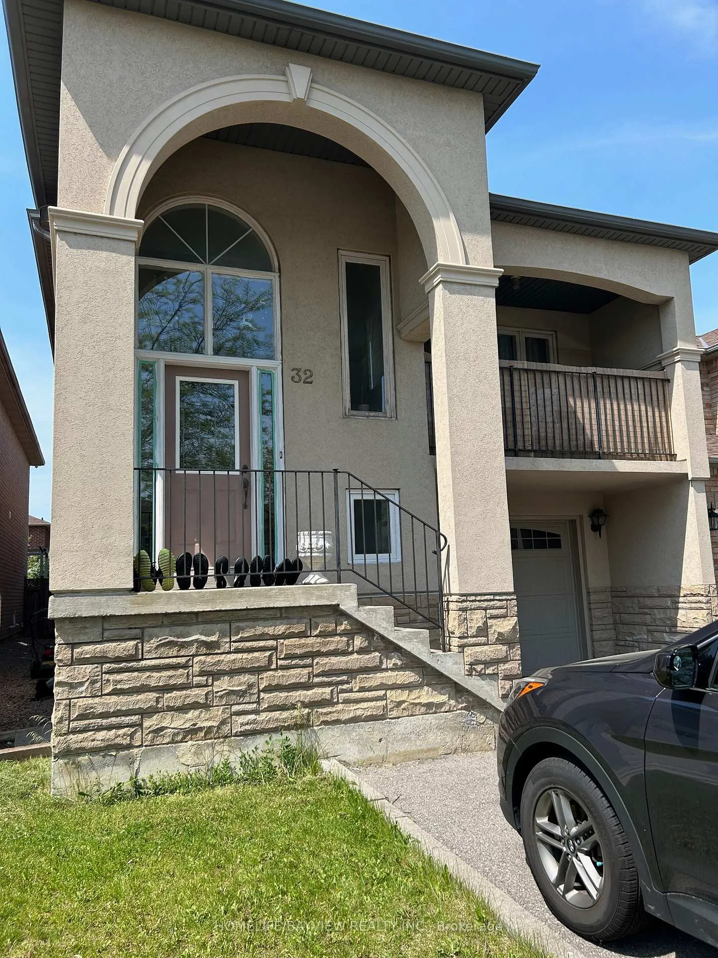 Photo 2 of 32 Villandry Crescent, Vaughan, Maple — HOMEH