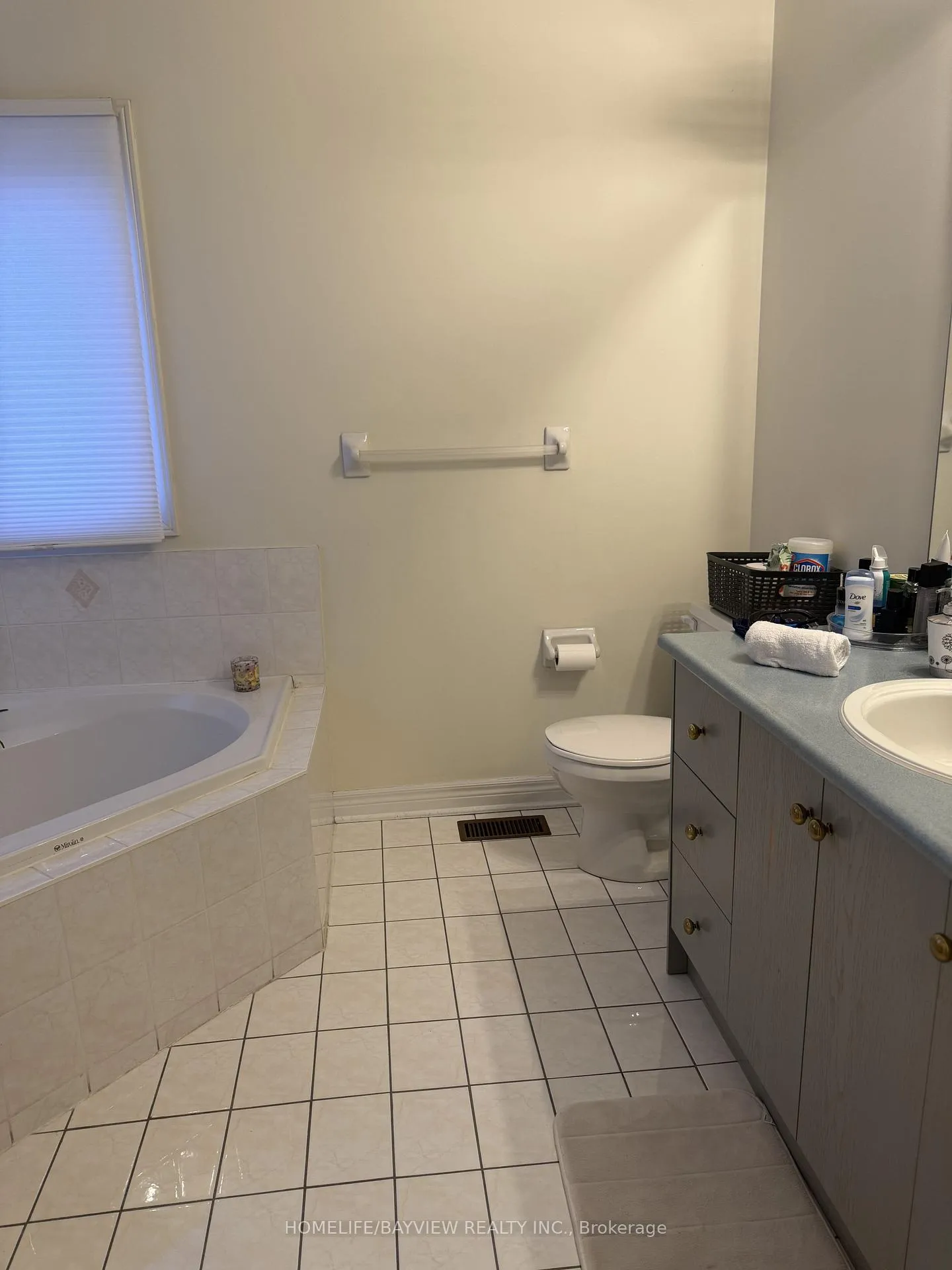 Photo 17 of 32 Villandry Crescent, Vaughan, Maple — HOMEH