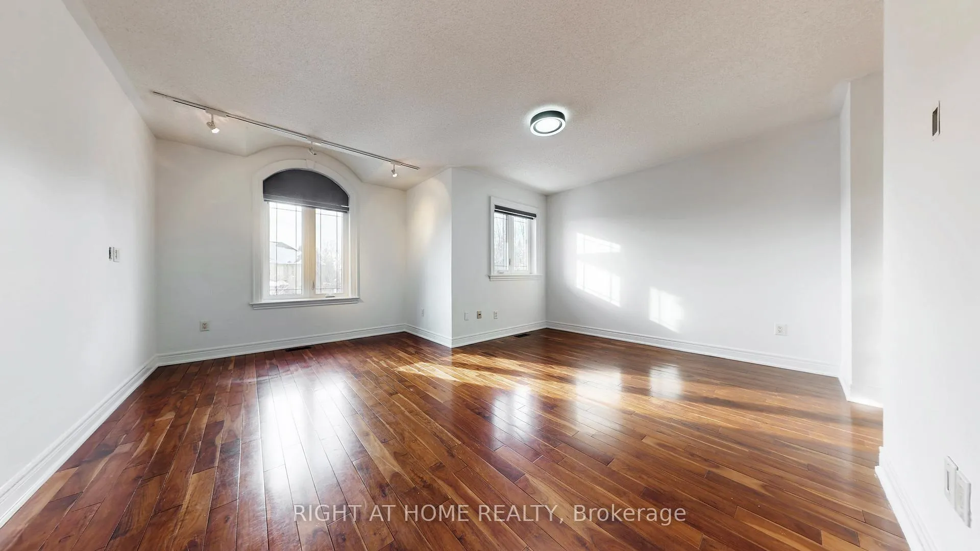 Photo 30 of 147 Westridge Drive, Vaughan, Kleinburg — HOMEH