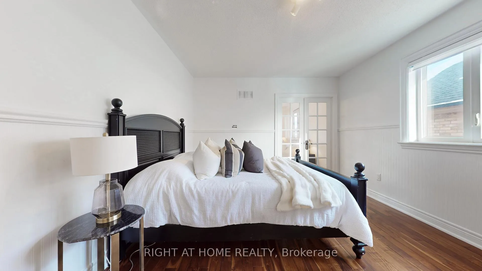 Photo 32 of 147 Westridge Drive, Vaughan, Kleinburg — HOMEH