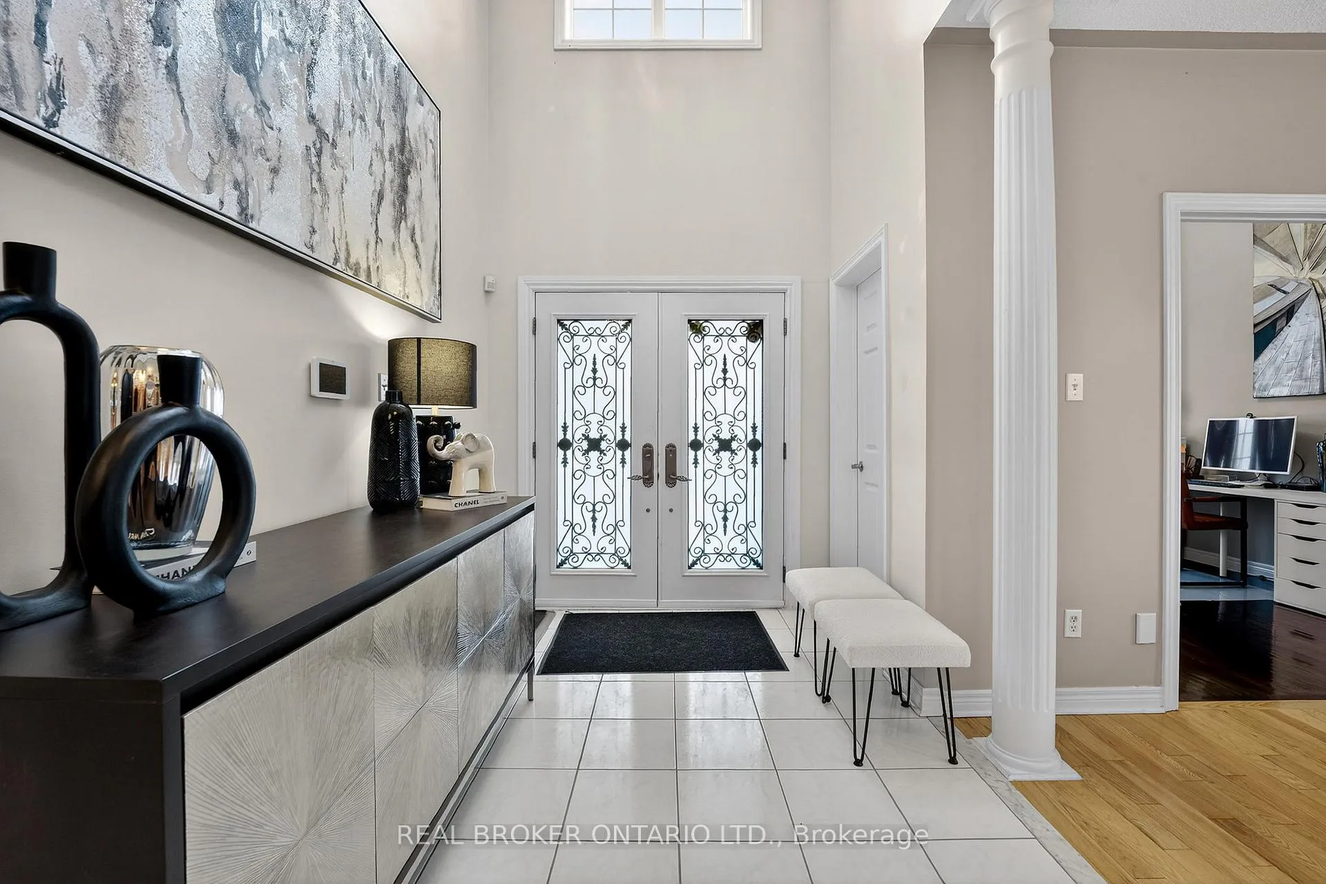 Photo 2 of 39 Pinebrook Circle, Caledon, Rural Caledon — HOMEH