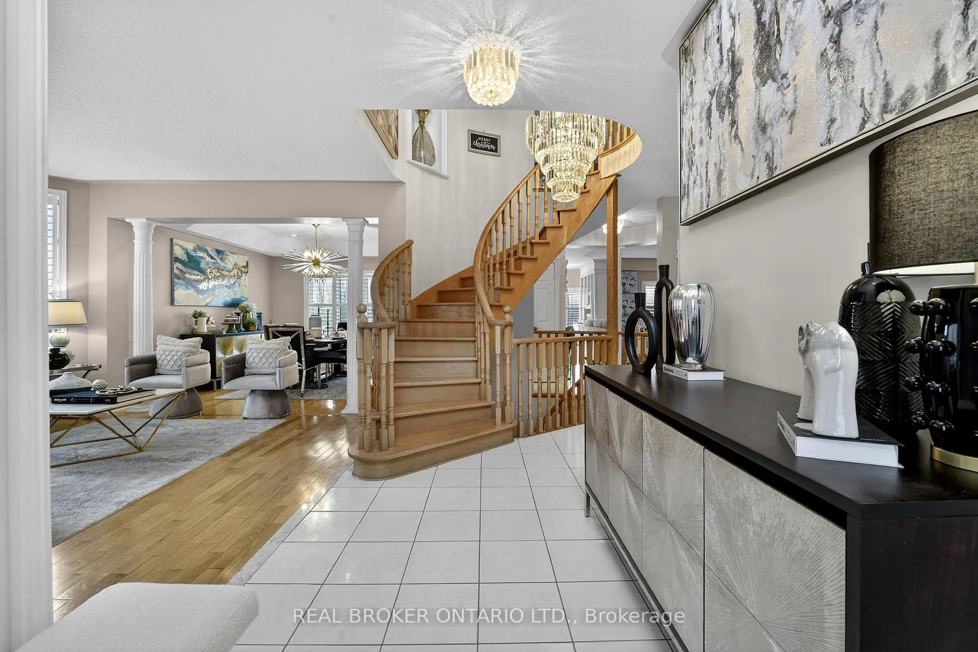 Photo 3 of 39 Pinebrook Circle, Caledon, Rural Caledon — HOMEH