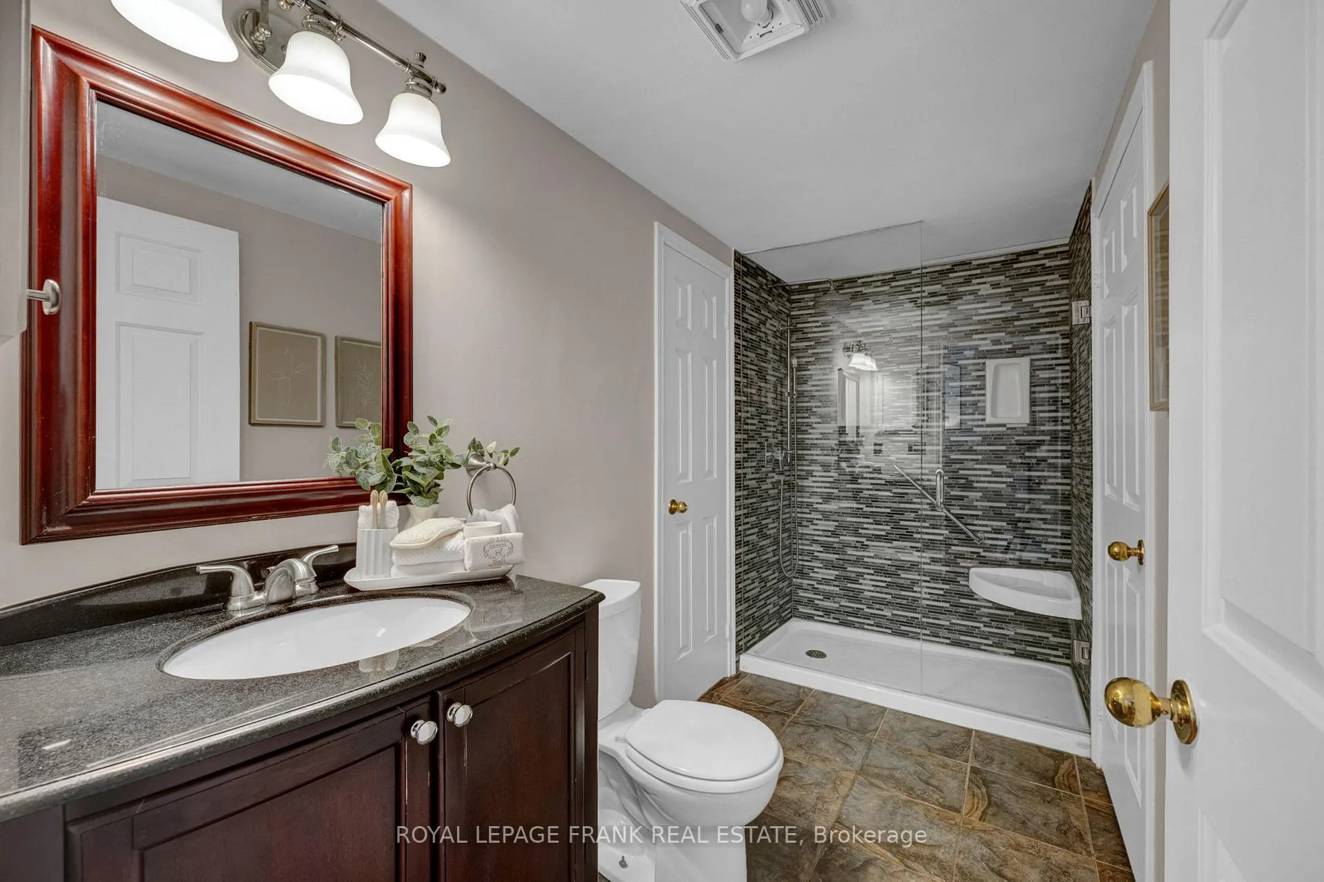 Photo 12 of Unit D10, 1663 Nash Road, Clarington, Courtice — HOMEH