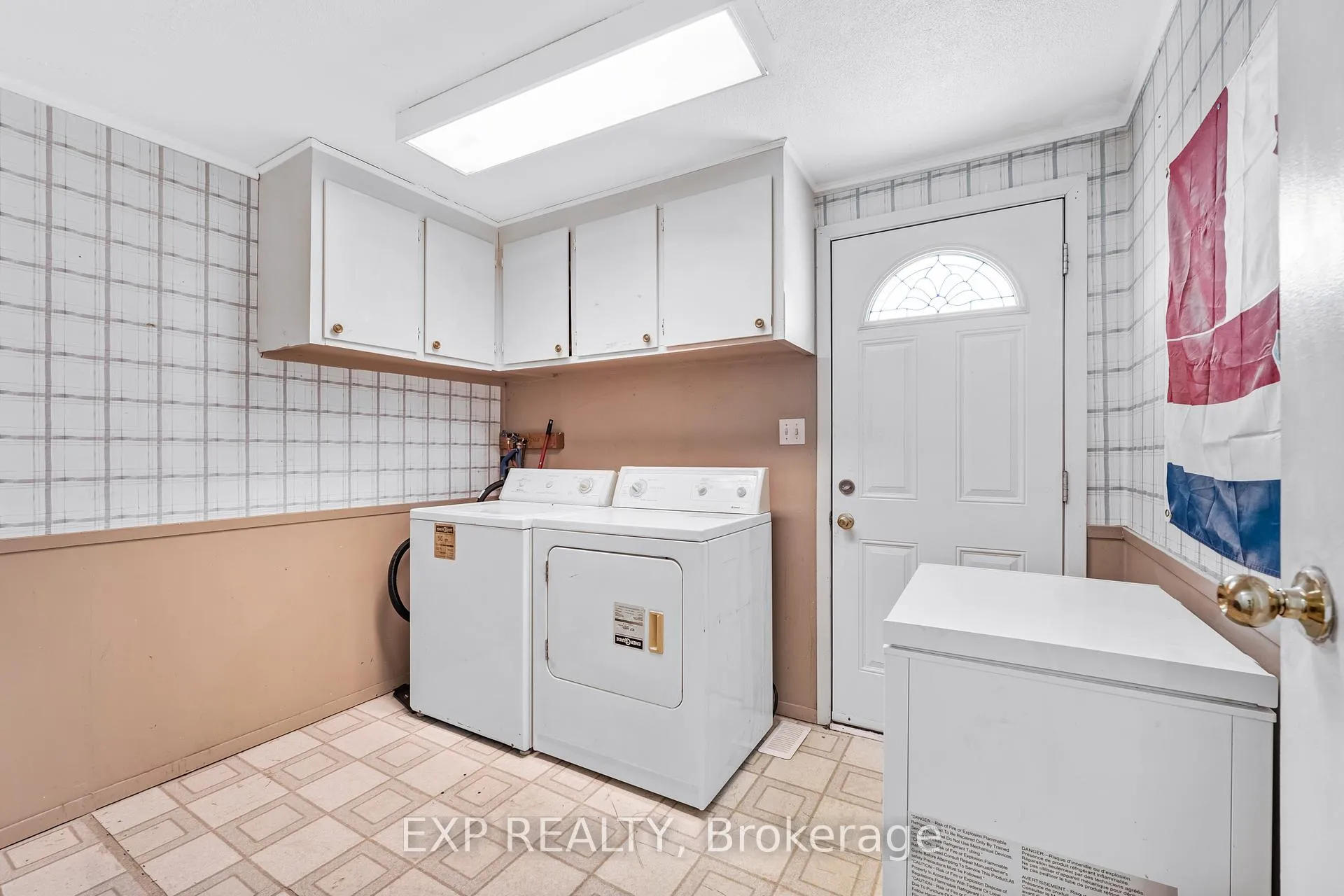 Photo 17 of 575 North Street, Brock, Beaverton — HOMEH