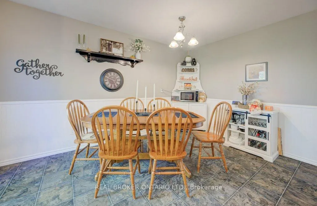 Photo 8 of 34 Willow Green Court, Kitchener — HOMEH