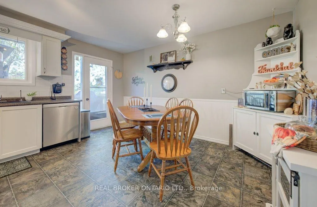 Photo 9 of 34 Willow Green Court, Kitchener — HOMEH