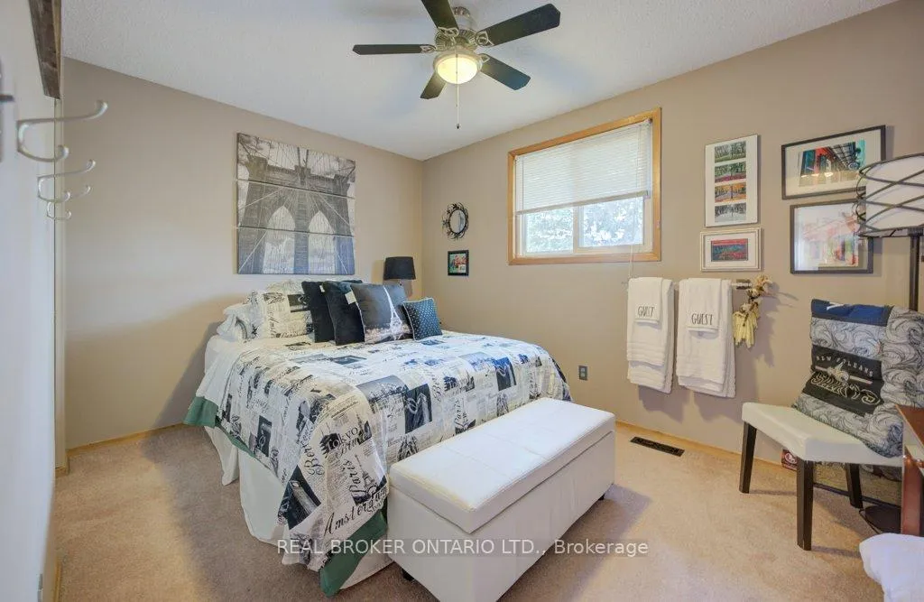 Photo 12 of 34 Willow Green Court, Kitchener — HOMEH