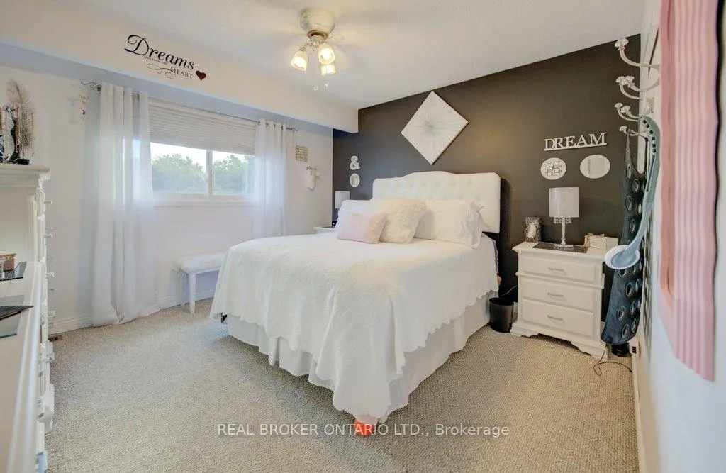 Photo 15 of 34 Willow Green Court, Kitchener — HOMEH
