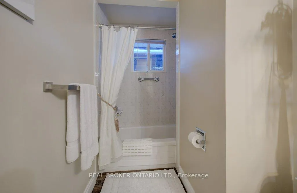 Photo 18 of 34 Willow Green Court, Kitchener — HOMEH