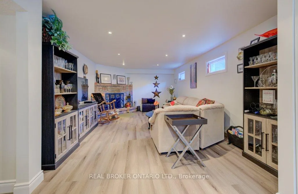 Photo 22 of 34 Willow Green Court, Kitchener — HOMEH