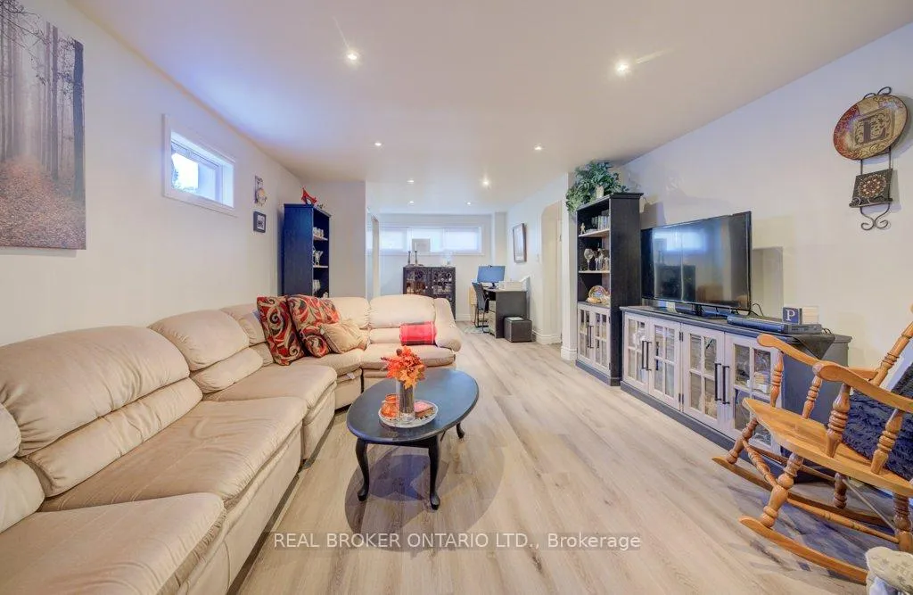 Photo 25 of 34 Willow Green Court, Kitchener — HOMEH