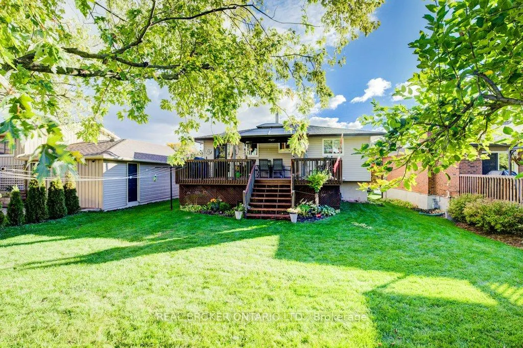 Photo 30 of 34 Willow Green Court, Kitchener — HOMEH