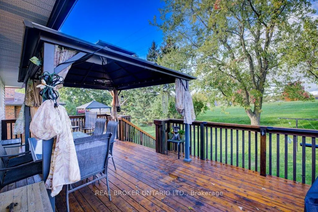 Photo 32 of 34 Willow Green Court, Kitchener — HOMEH