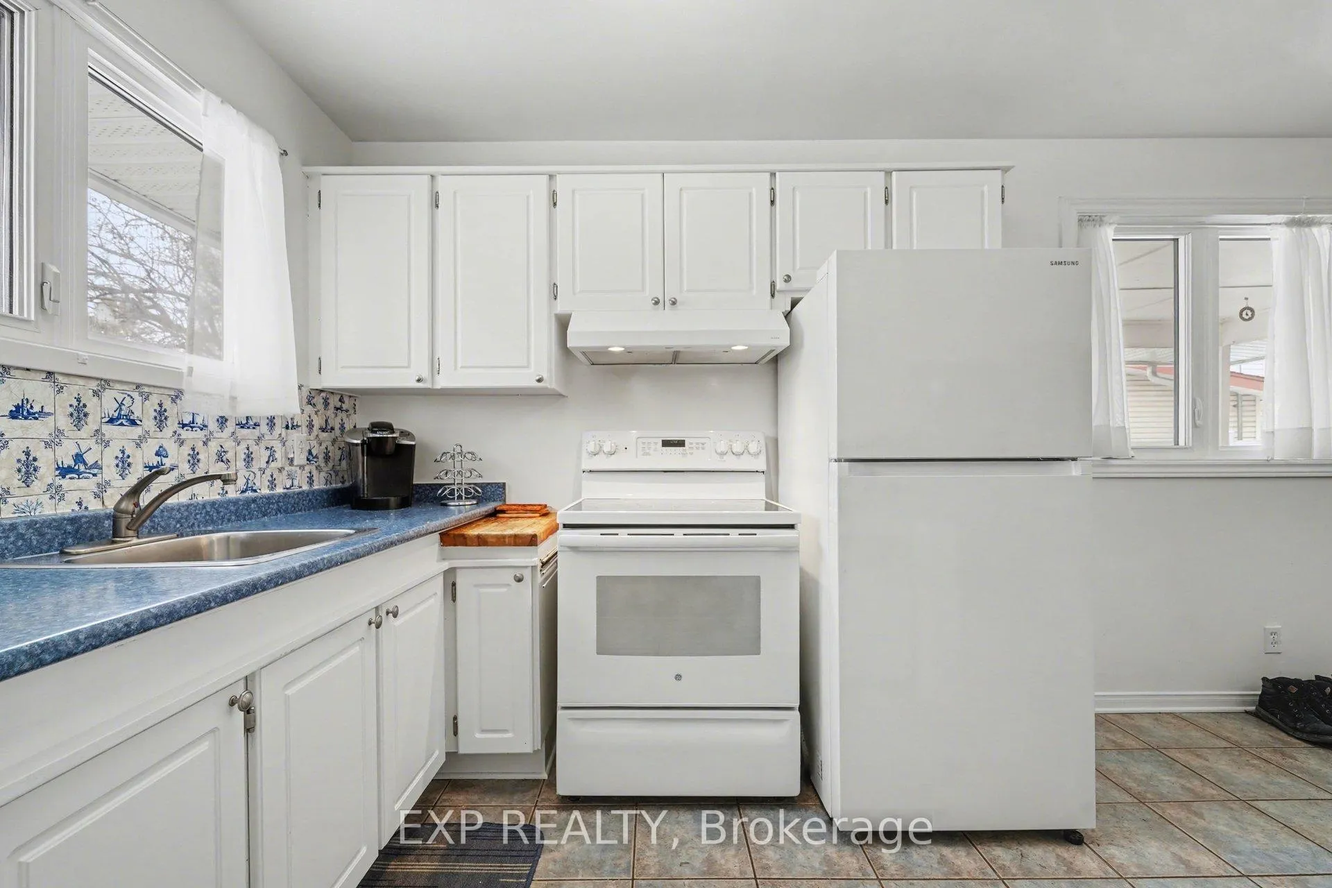 Photo 11 of 1291 Morrison Drive, Ottawa, Redwood Park — HOMEH