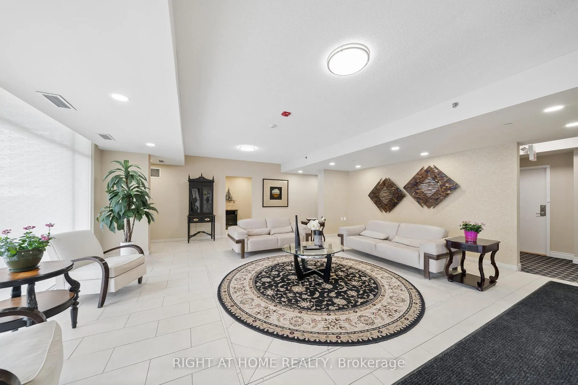 Photo 2 of Unit 310, 171 Shanly Street, Scugog, Port Perry — HOMEH