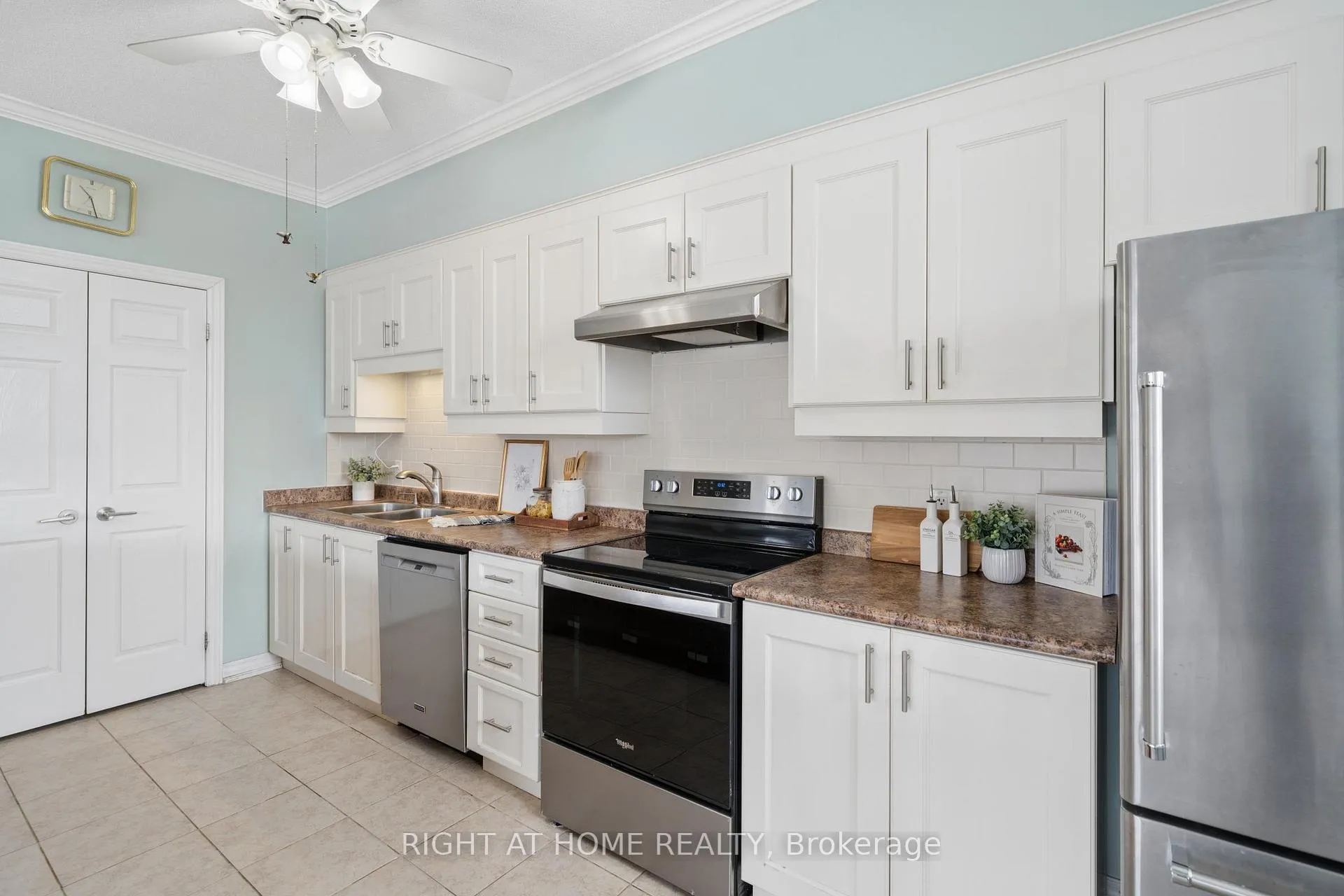 Photo 8 of Unit 310, 171 Shanly Street, Scugog, Port Perry — HOMEH