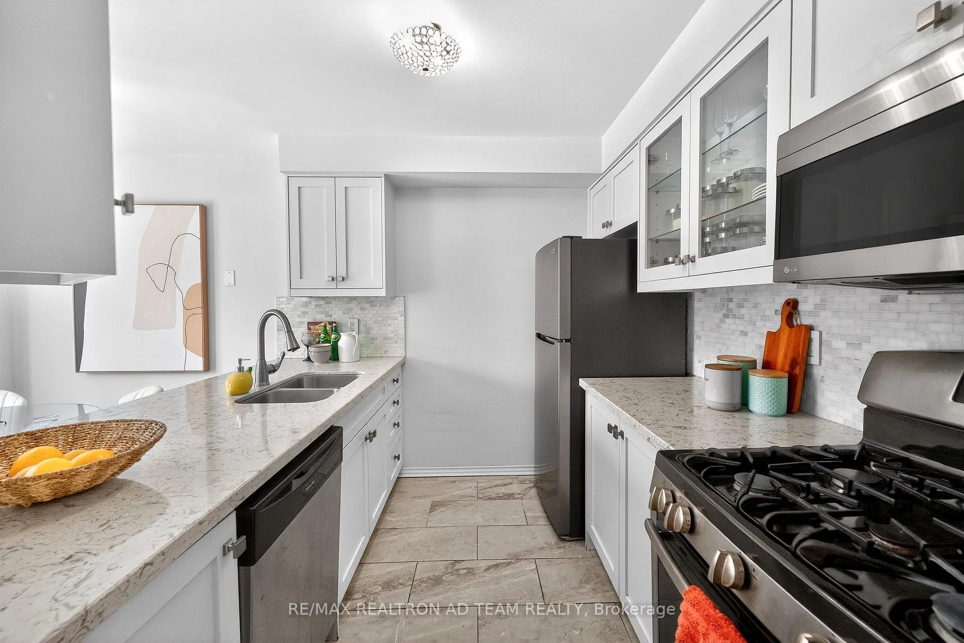 Photo 13 of 81 Smales Drive, Ajax, Central — HOMEH