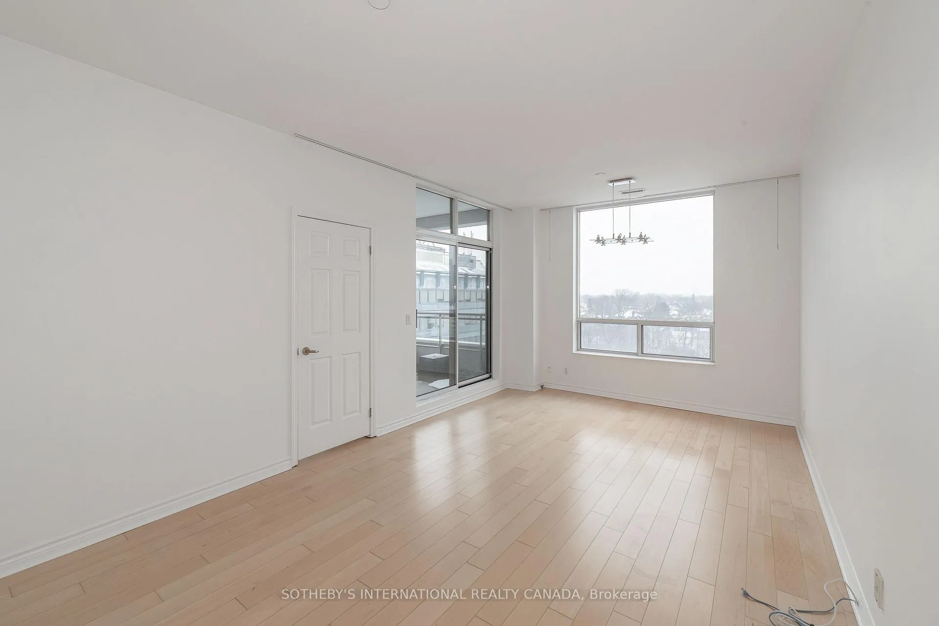 Photo 2 of Unit 701, 980 Yonge Street, Toronto, The Annex — HOMEH