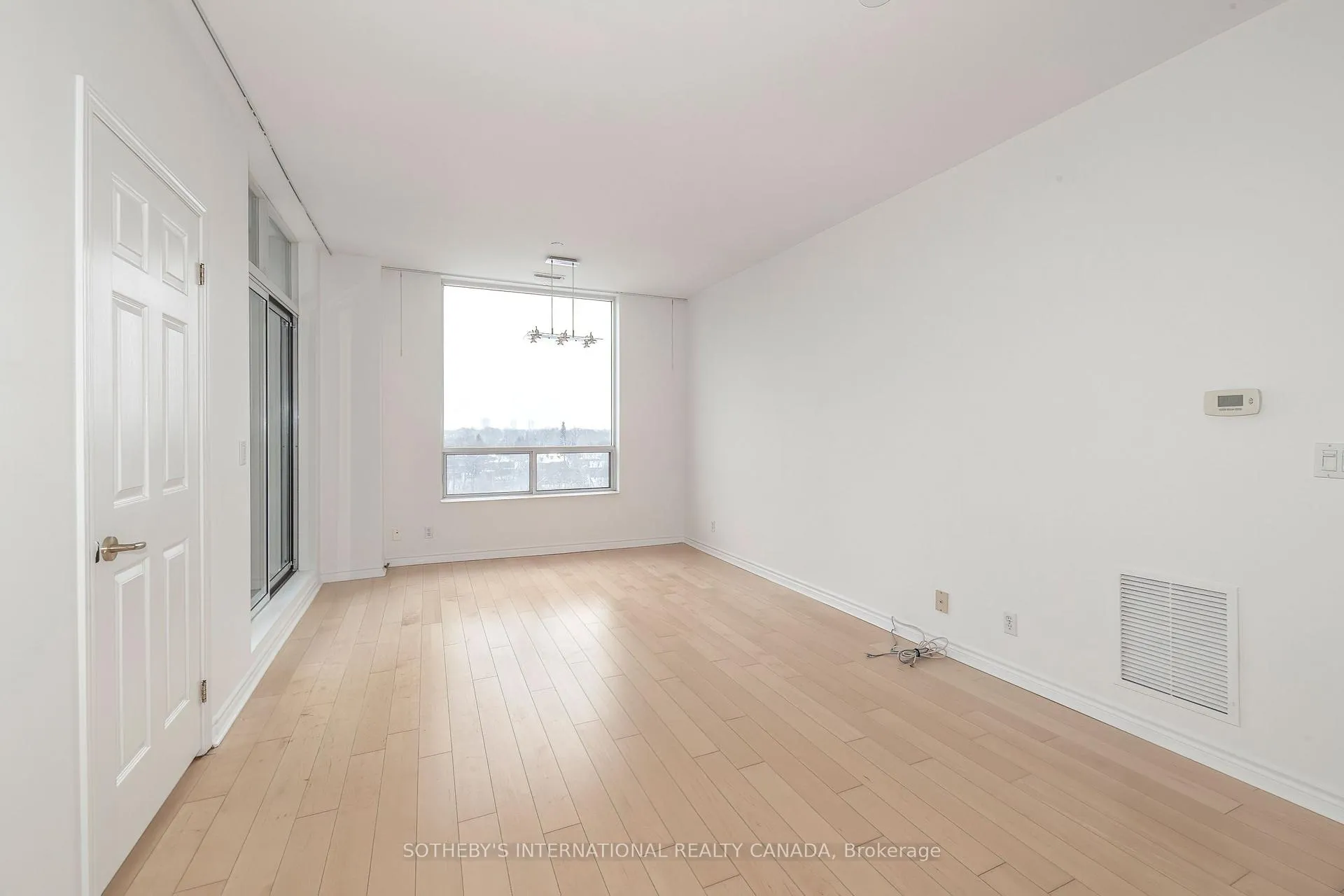 Photo 3 of Unit 701, 980 Yonge Street, Toronto, The Annex — HOMEH