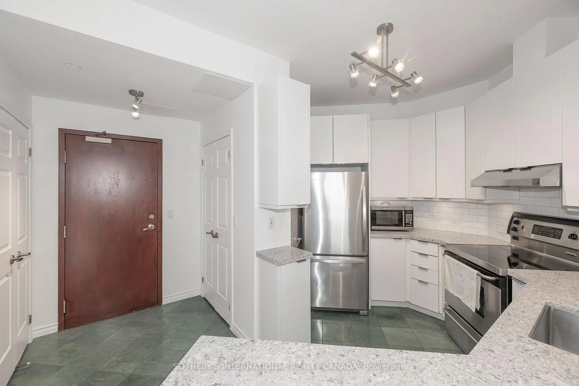 Photo 6 of Unit 701, 980 Yonge Street, Toronto, The Annex — HOMEH