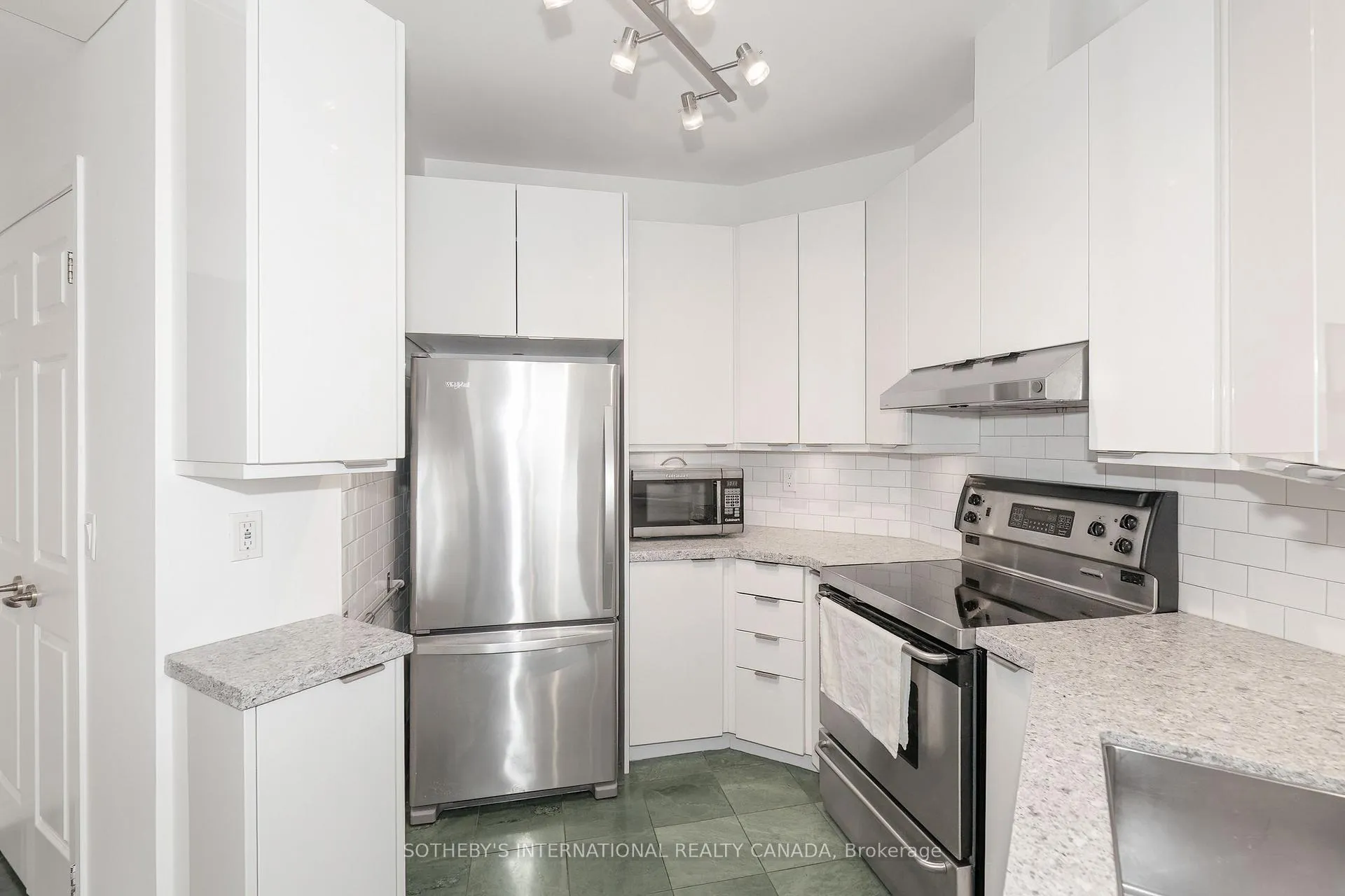 Photo 7 of Unit 701, 980 Yonge Street, Toronto, The Annex — HOMEH