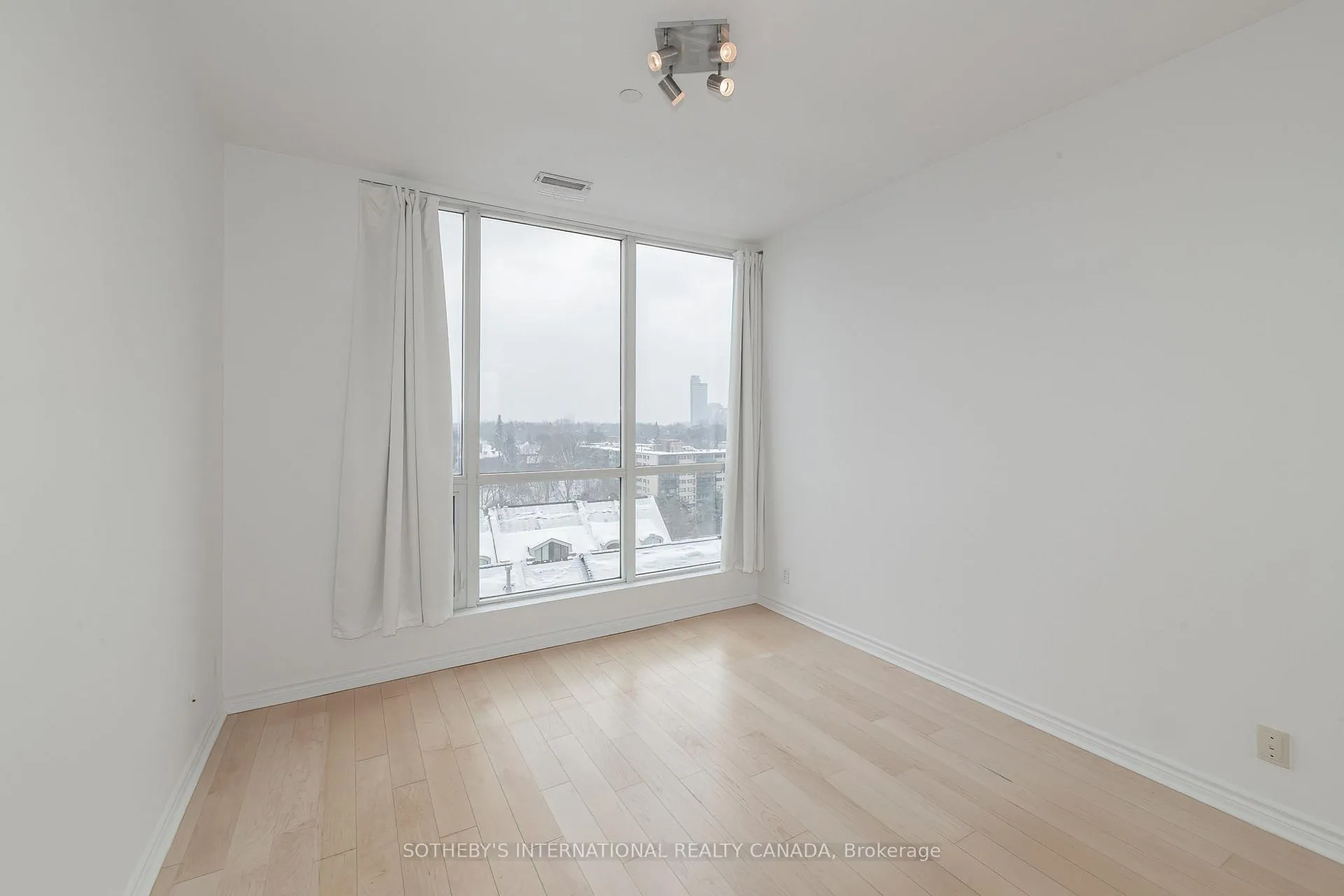 Photo 9 of Unit 701, 980 Yonge Street, Toronto, The Annex — HOMEH