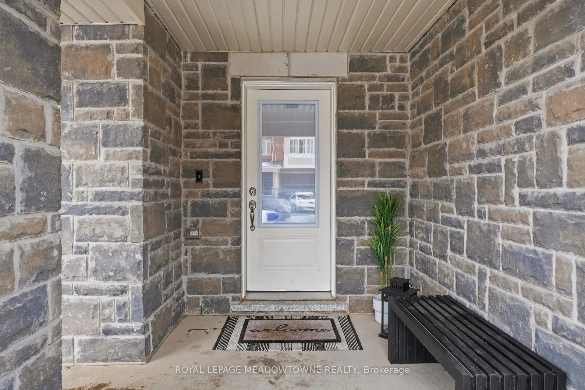Photo 5 of 1272 Wintergreen Place, Milton, Cobban — HOMEH