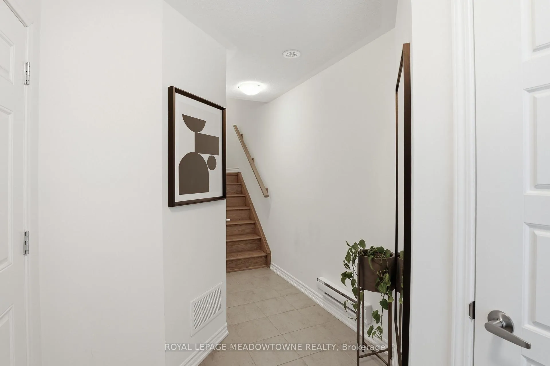 Photo 6 of 1272 Wintergreen Place, Milton, Cobban — HOMEH