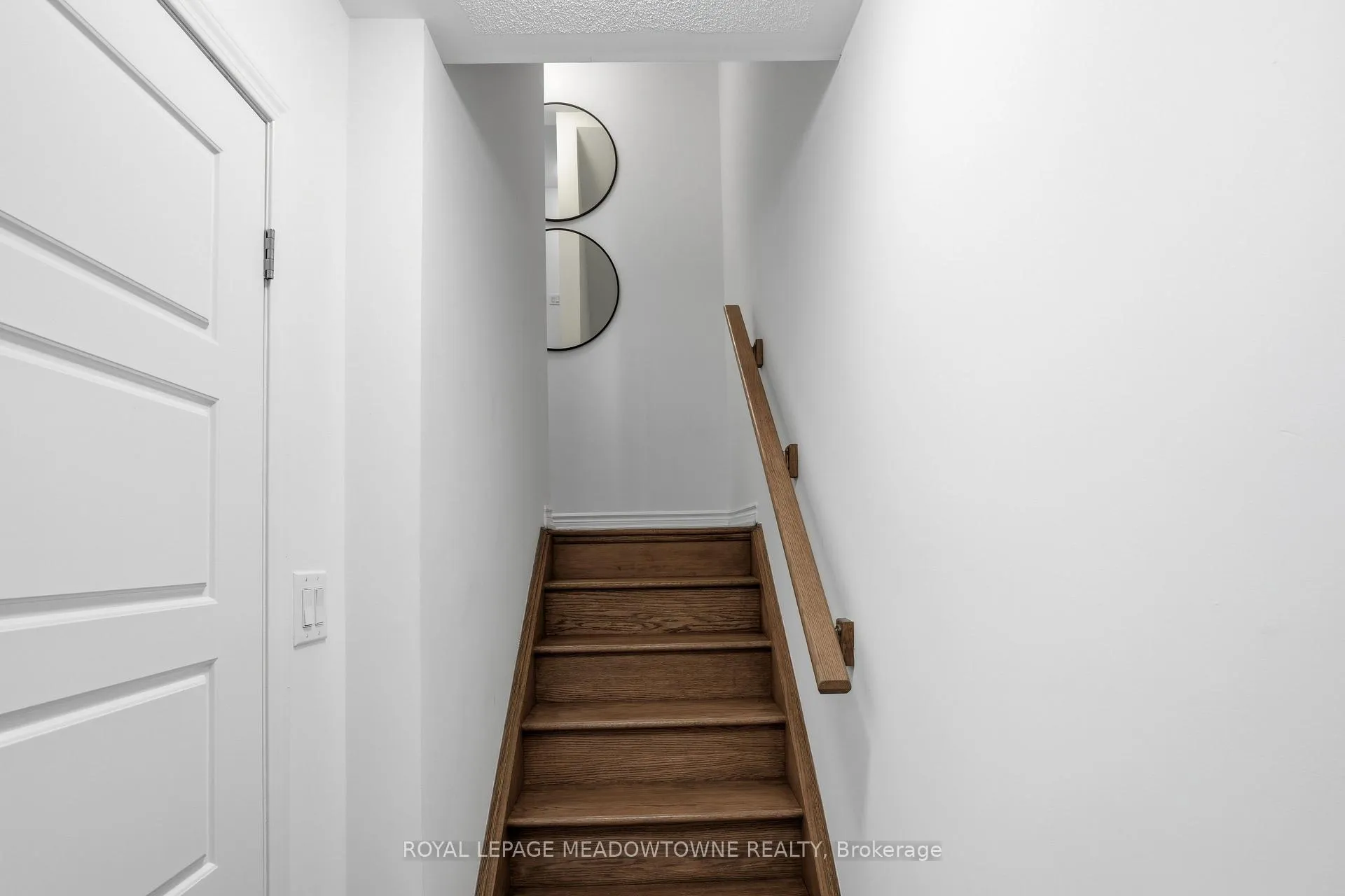 Photo 8 of 1272 Wintergreen Place, Milton, Cobban — HOMEH