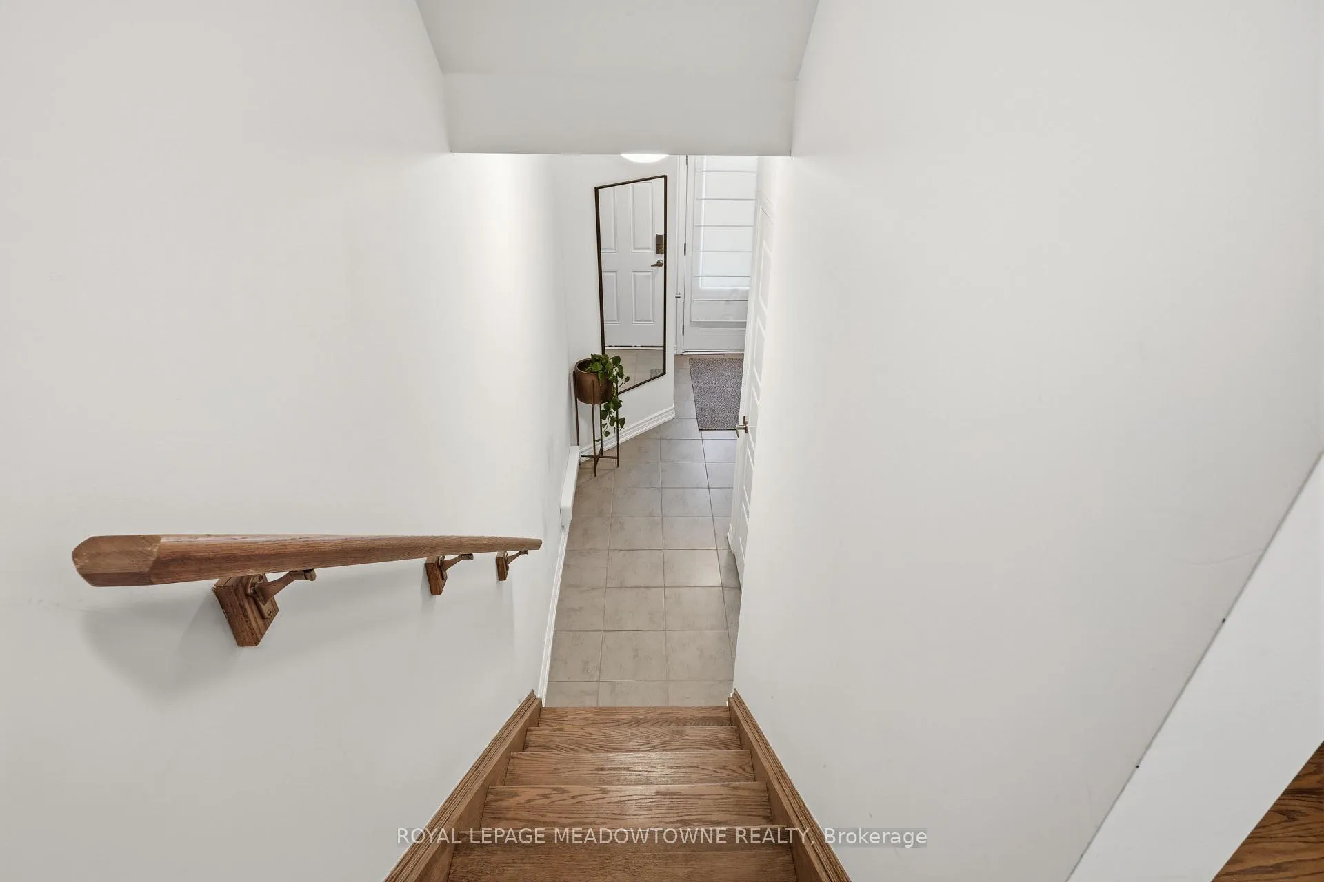 Photo 9 of 1272 Wintergreen Place, Milton, Cobban — HOMEH