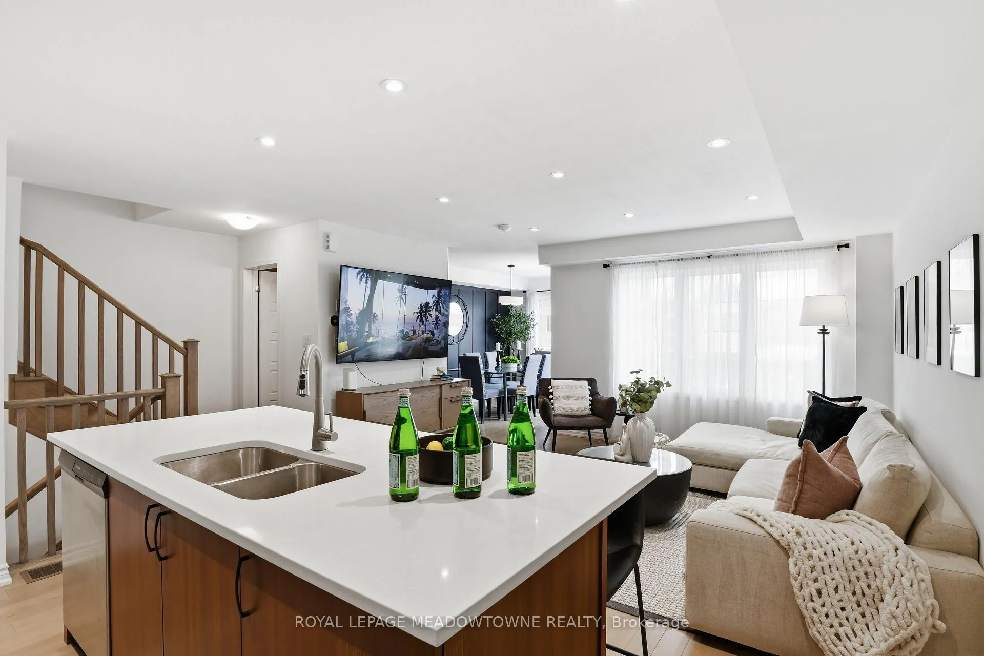 Photo 15 of 1272 Wintergreen Place, Milton, Cobban — HOMEH