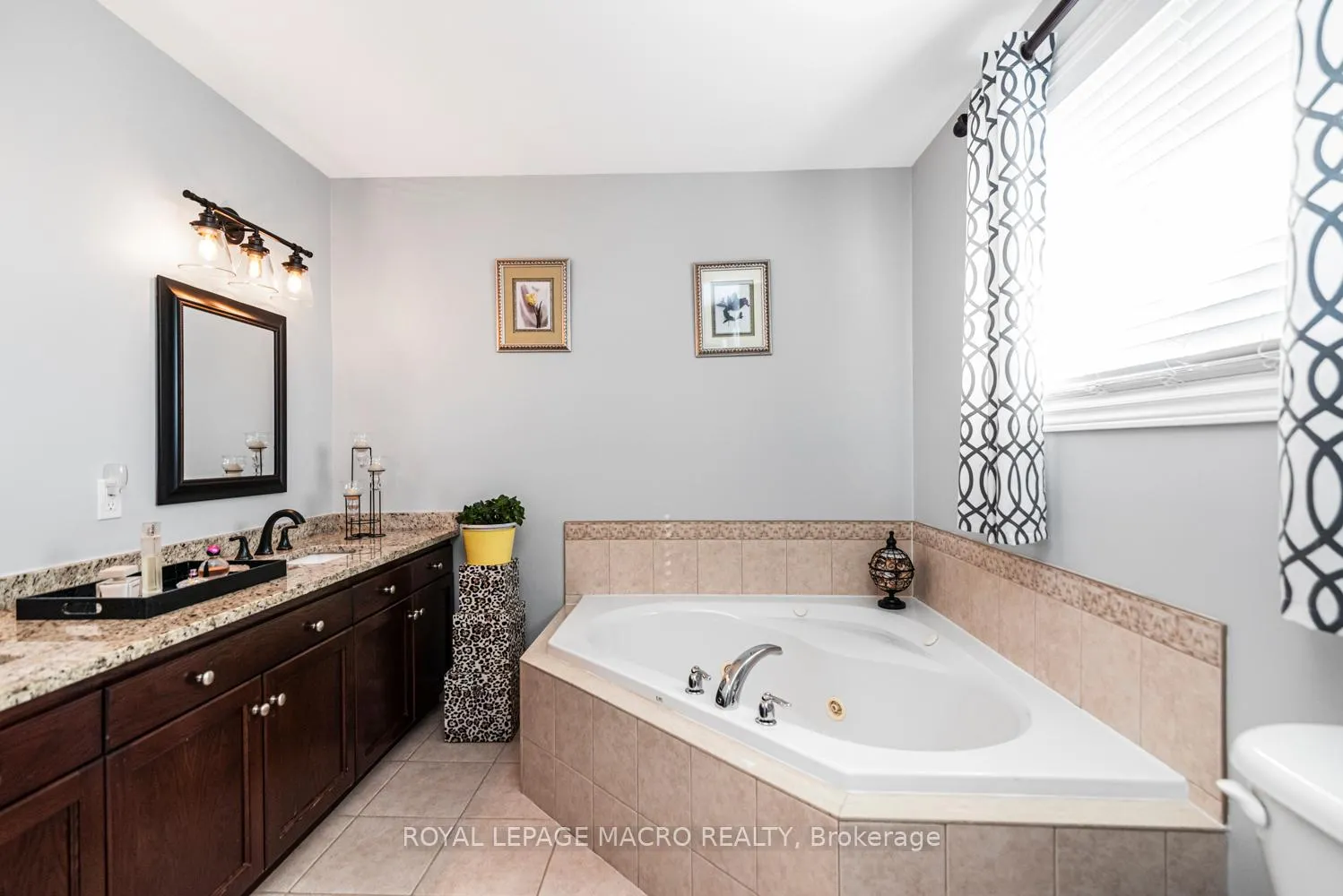 Photo 19 of 102 Erika Crescent, Hamilton, Eleanor — HOMEH