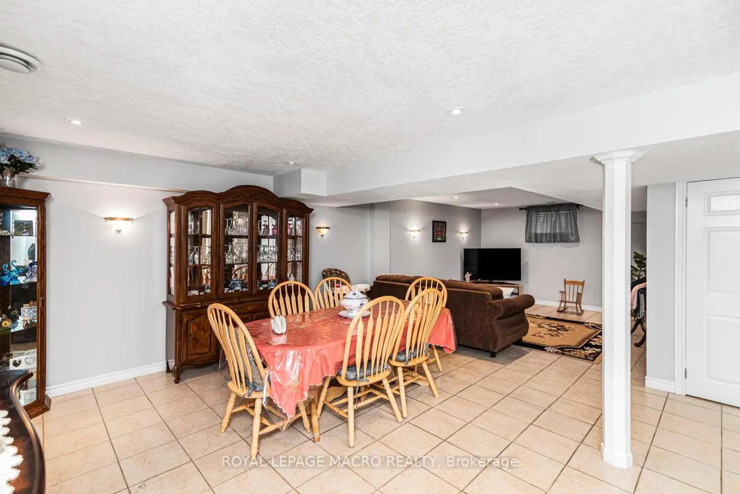 Photo 23 of 102 Erika Crescent, Hamilton, Eleanor — HOMEH