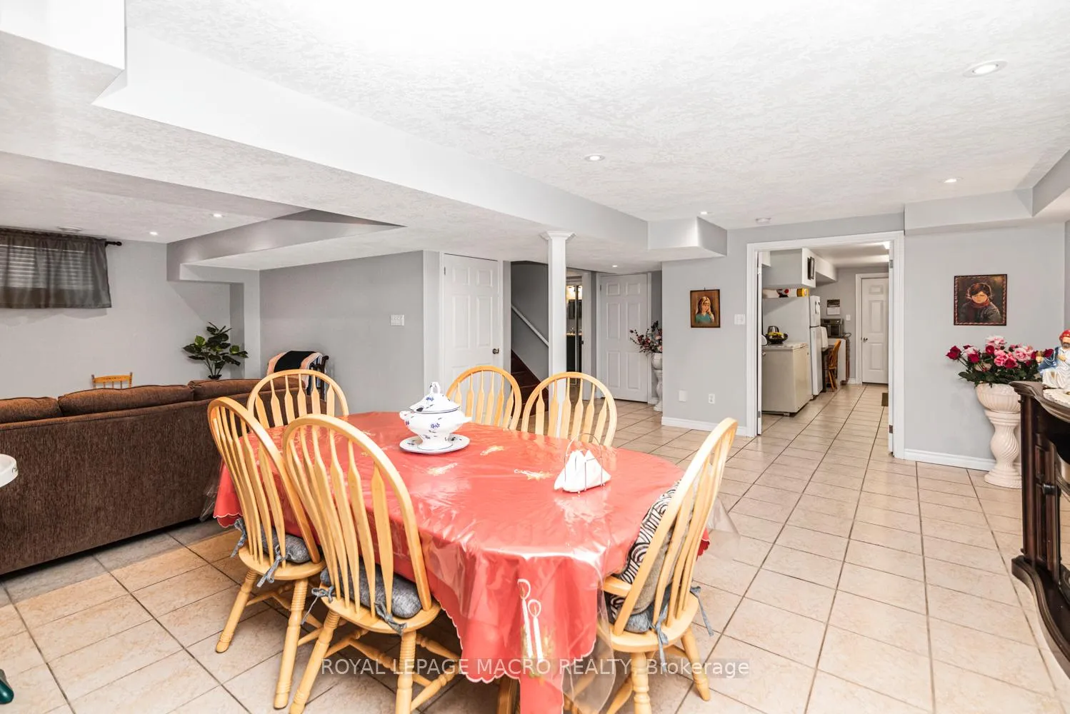 Photo 24 of 102 Erika Crescent, Hamilton, Eleanor — HOMEH