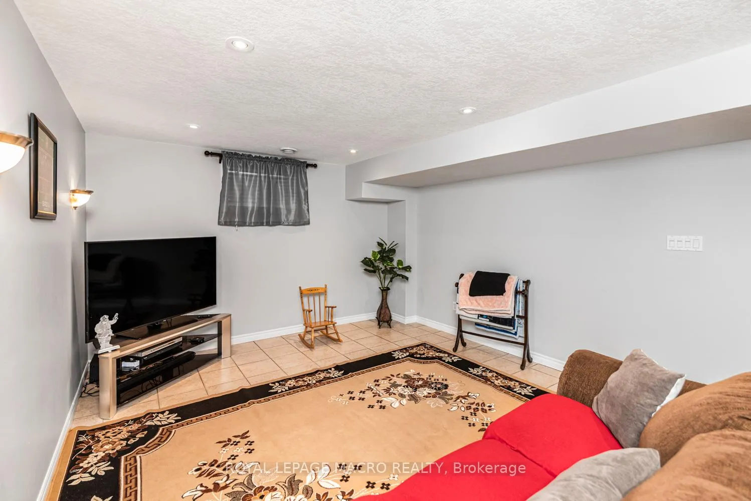 Photo 26 of 102 Erika Crescent, Hamilton, Eleanor — HOMEH