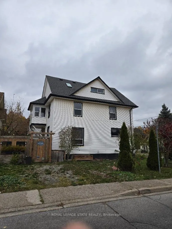 Photo 1 of 4789 St Clair Avenue, Niagara Falls, Downtown — HOMEH