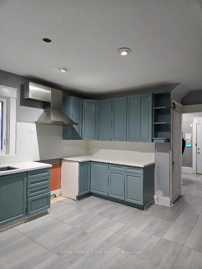 Photo 2 of 4789 St Clair Avenue, Niagara Falls, Downtown — HOMEH