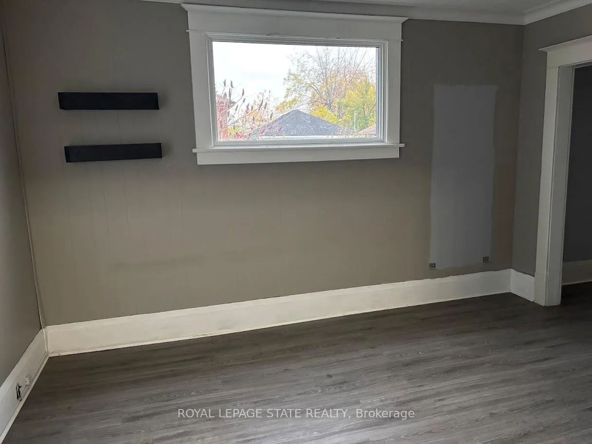 Photo 14 of 4789 St Clair Avenue, Niagara Falls, Downtown — HOMEH