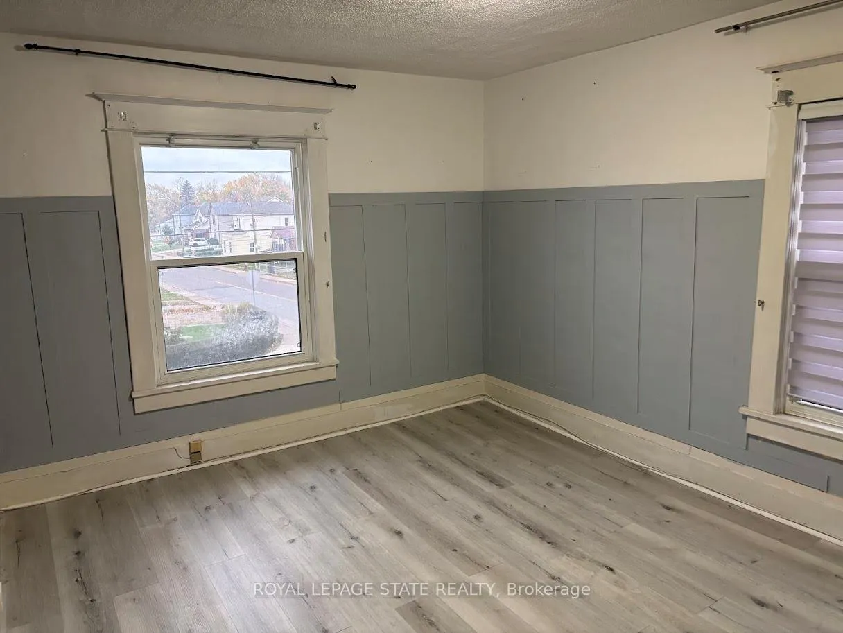 Photo 17 of 4789 St Clair Avenue, Niagara Falls, Downtown — HOMEH