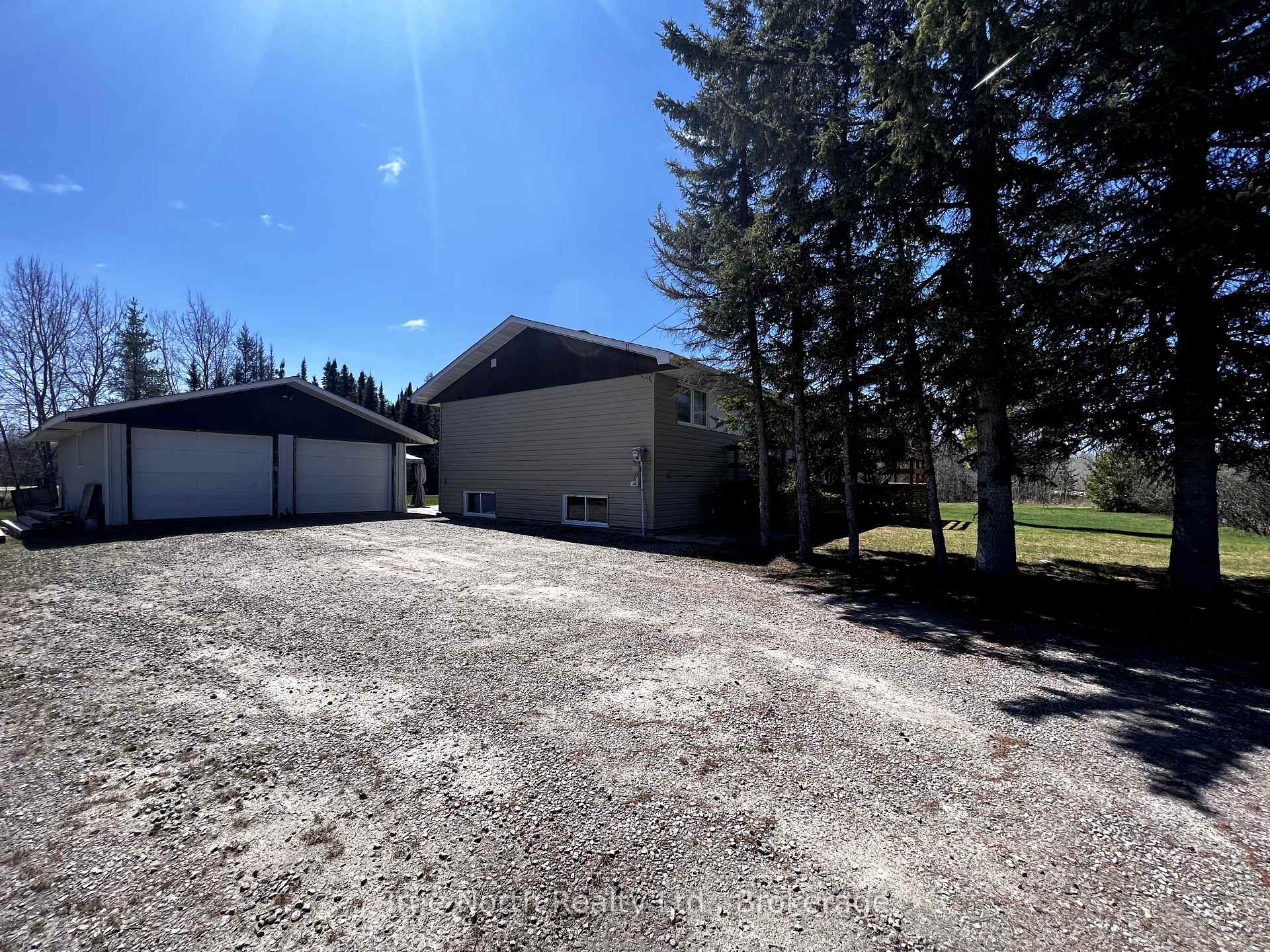 Photo 5 of 445 Gurney Road, Kapuskasing — HOMEH