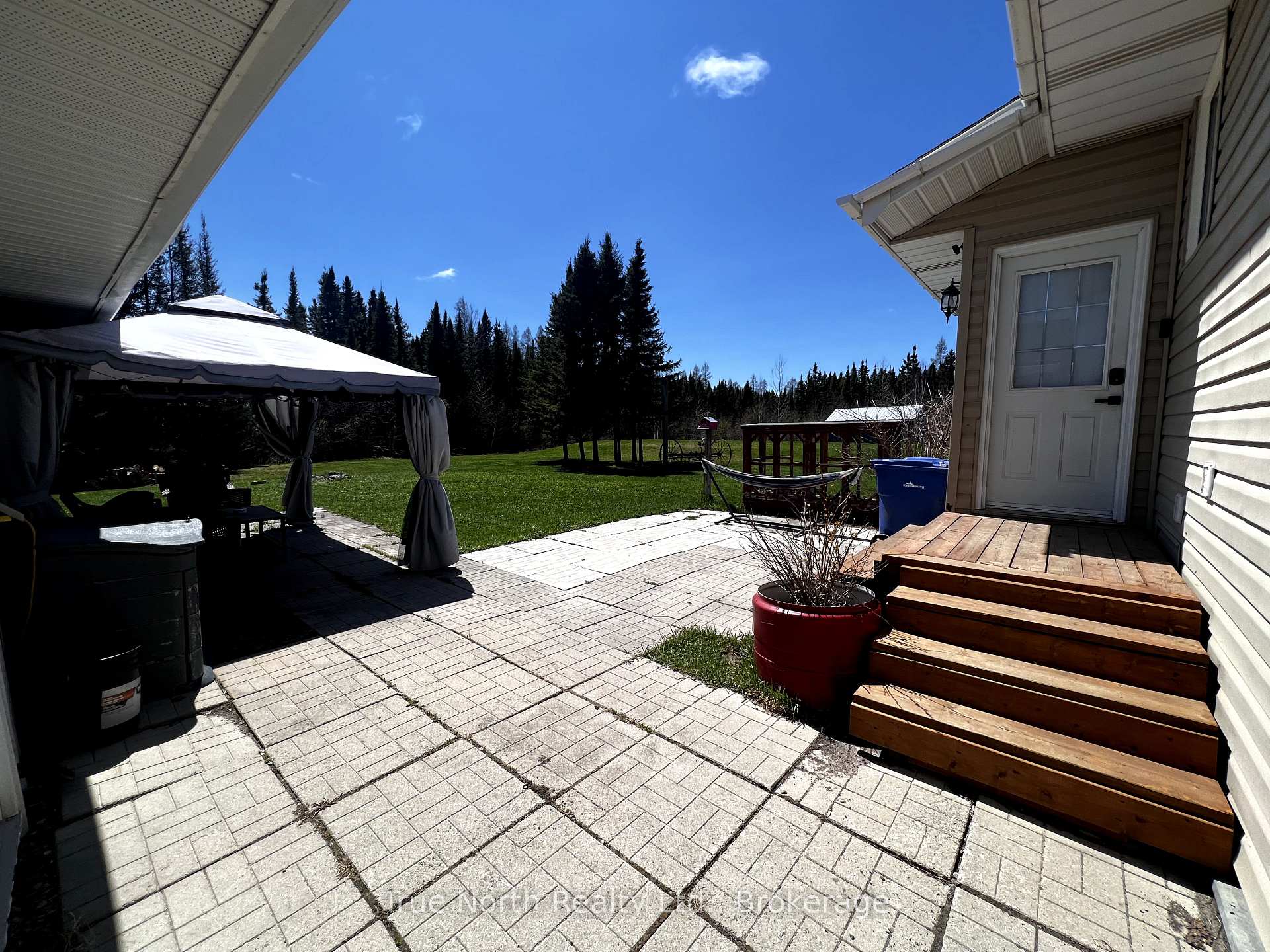 Photo 6 of 445 Gurney Road, Kapuskasing — HOMEH