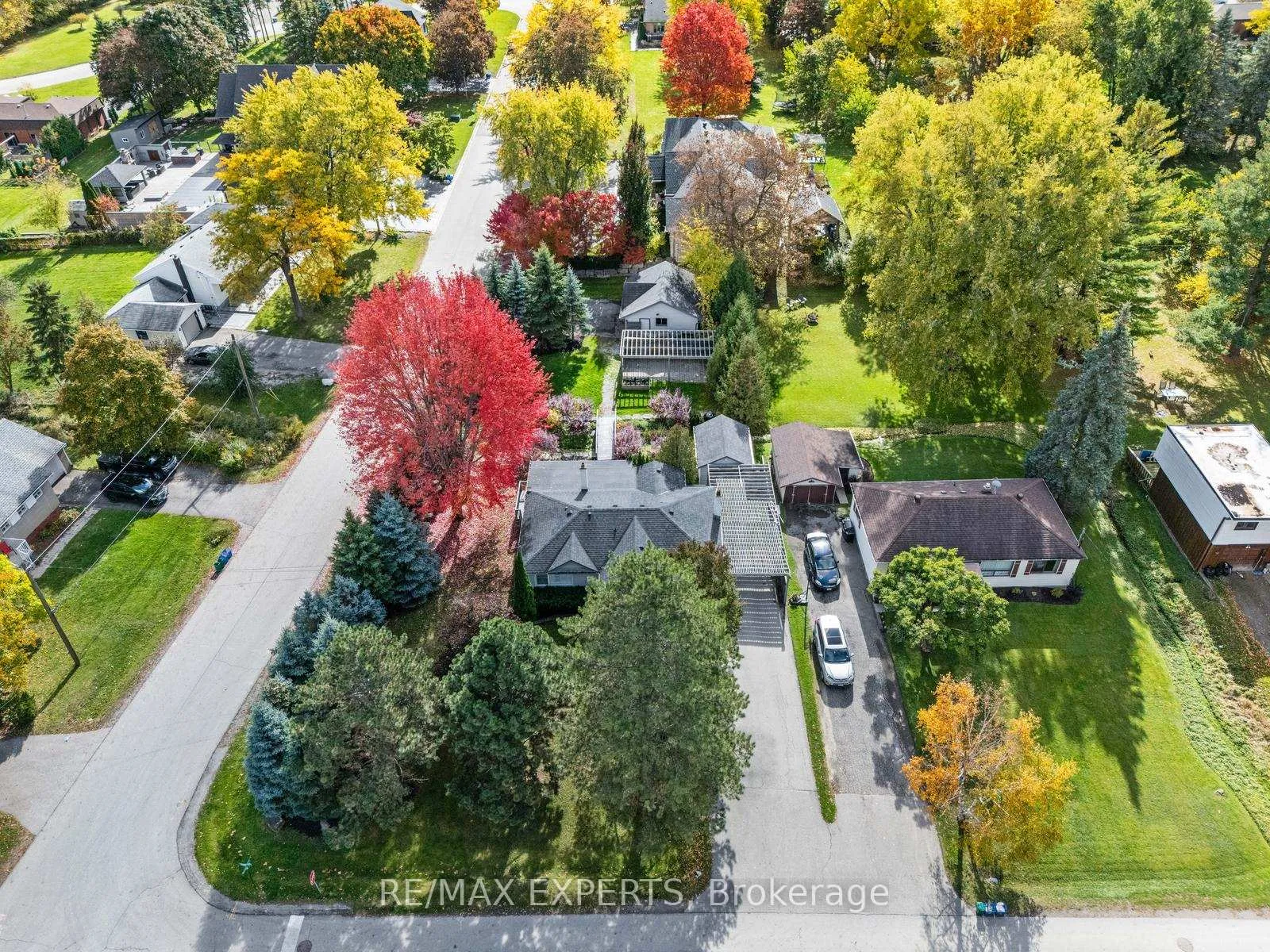 Photo 2 of 9 Faris Avenue, King, Nobleton — HOMEH