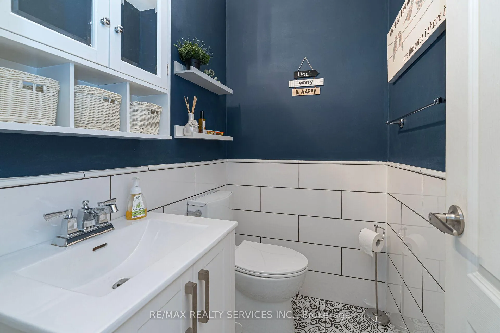 Photo 18 of 12 Thorpe Crescent, Brampton, Fletcher's Meadow — HOMEH