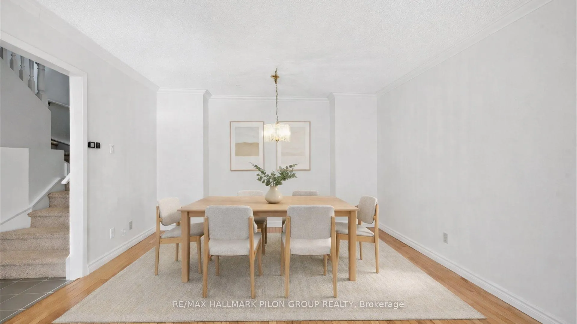 Photo 5 of Unit 29, 100 Hillside Drive, Ottawa, Viscount Alexander Park — HOMEH