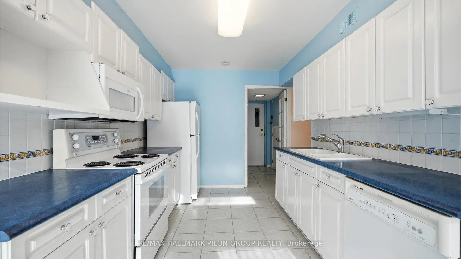 Photo 9 of Unit 29, 100 Hillside Drive, Ottawa, Viscount Alexander Park — HOMEH