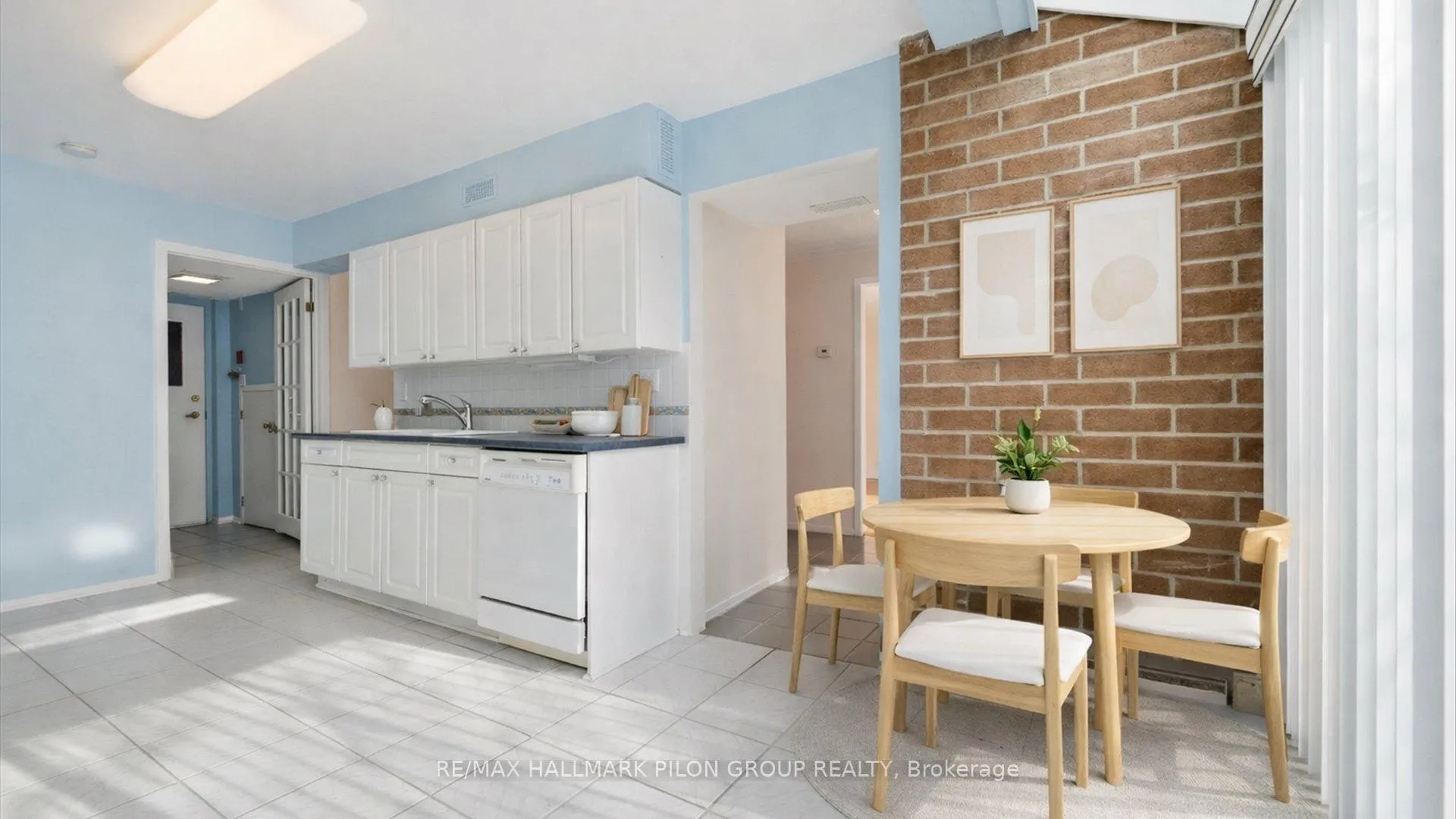Photo 10 of Unit 29, 100 Hillside Drive, Ottawa, Viscount Alexander Park — HOMEH