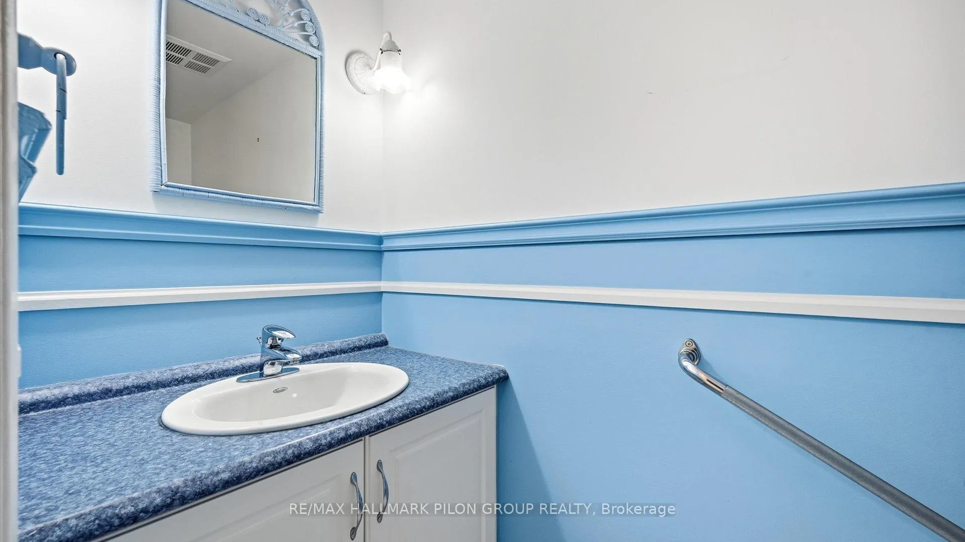 Photo 12 of Unit 29, 100 Hillside Drive, Ottawa, Viscount Alexander Park — HOMEH