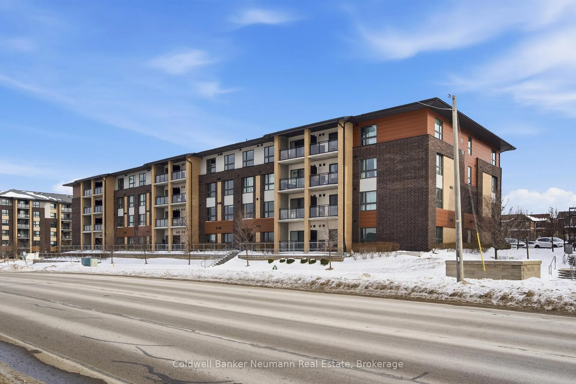Photo 2 of Unit 302, 17 Kay Crescent, Guelph, Pineridge/Westminster Woods — HOMEH
